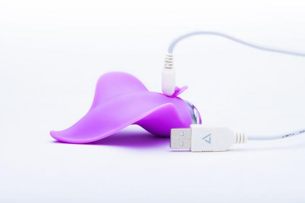 Mimic Manta Ray Handheld Massager