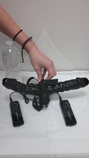 Vibrating Double Delight Strap On 6''- Black